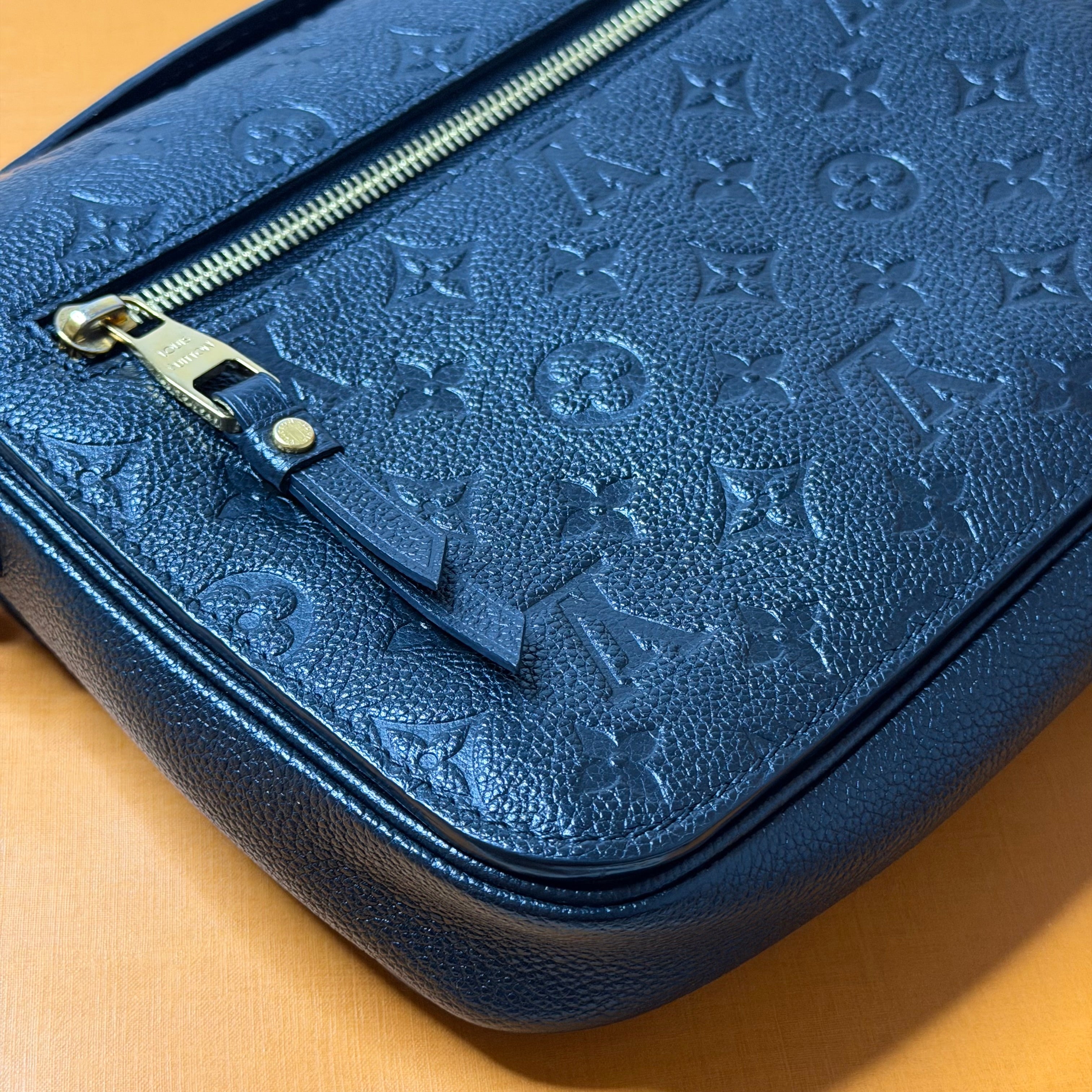 Louis Vuitton Pochette Mètis Black Monogram Empreinte Leather Full Set 2019