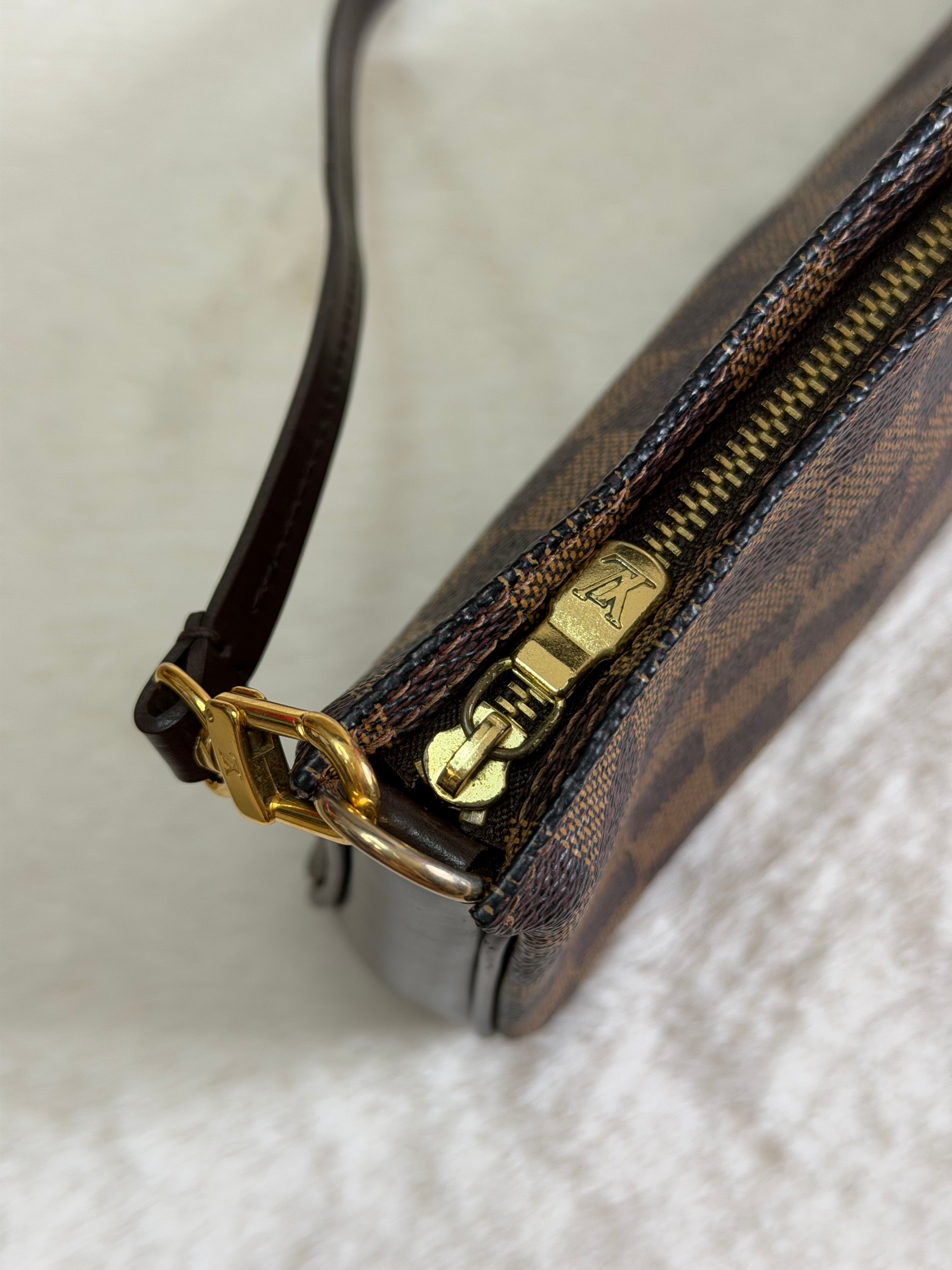Louis Vuitton Pochette Navona Canvas Damier Ébène